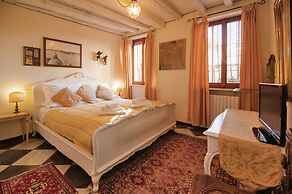 3749 Ponte Chiodo Guest House