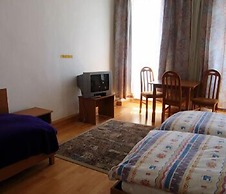 Hotel Cyrus