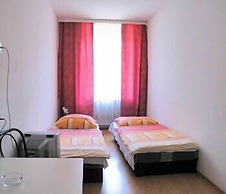 Hotel Cyrus