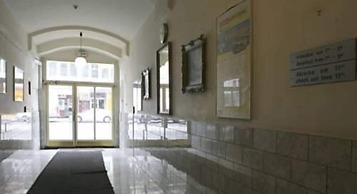 Hotel Cyrus
