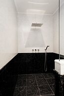 Maxim Hotel