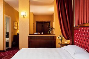 Maxim Hotel