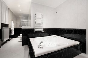 Maxim Hotel