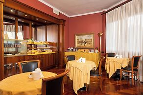 Maxim Hotel