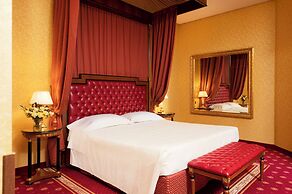 Maxim Hotel