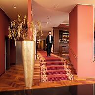 Maxim Hotel