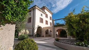 Castello Belvedere Apartments