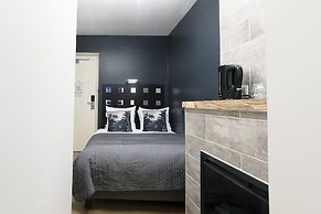 Quentin Canal House Hotel