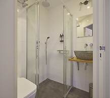 Quentin Canal House Hotel
