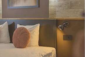 Quentin Canal House Hotel