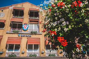 Queen Hotel