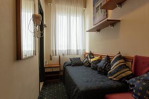 Hotel River
