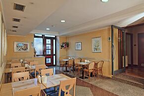 Hotel Aurora