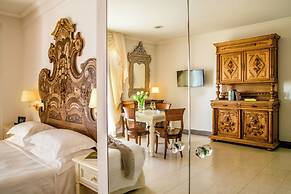 Arcom Palace