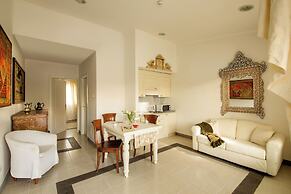 Arcom Palace
