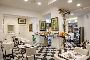 Arcom Palace