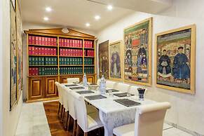 Arcom Palace