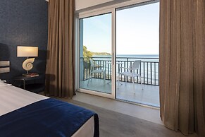 Summit Hotel