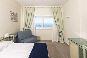 Summit Hotel