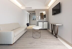 Summit Hotel