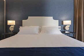 Summit Hotel