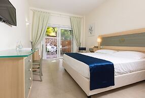 Summit Hotel
