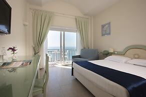 Summit Hotel