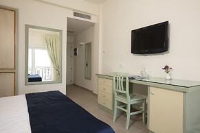 Summit Hotel