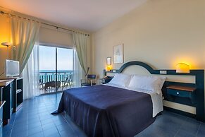 Summit Hotel