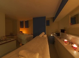 Summit Hotel