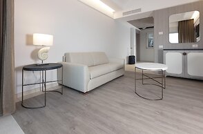 Summit Hotel