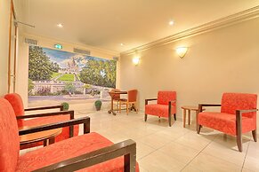 121 Paris Hotel