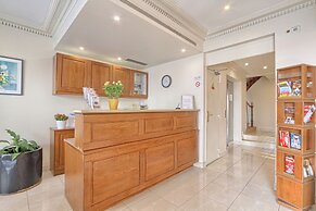 121 Paris Hotel
