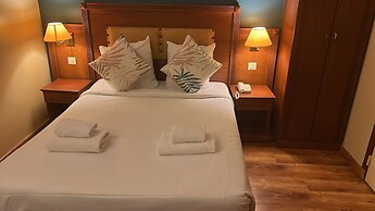121 Paris Hotel