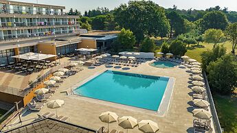 Arena Hotel Holiday