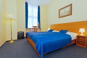 Hotel Adeba
