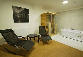 Hotel Adeba