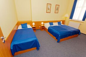 Hotel Adeba