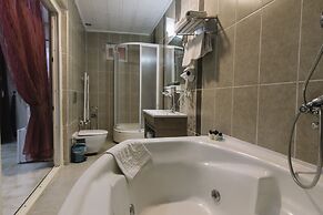 Melrose House Hotel