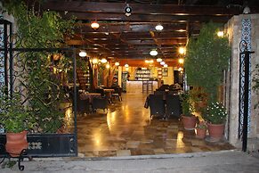 Melrose House Hotel