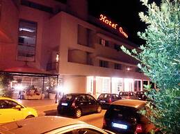 Hotel Demar