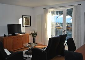 Dreamhouse Holyrood Apartments