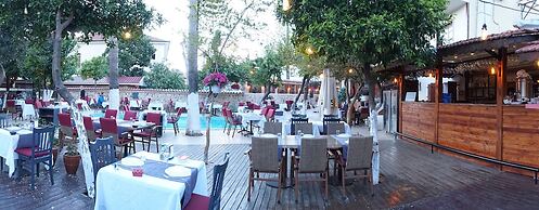 Blue Sea Garden