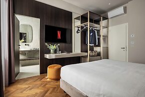 Aramis Deluxe Rooms