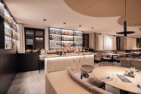 Schwarzer Adler - Concept Living