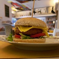 Meublè Adriana Vegan