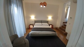 Stella CasaBono (B&B)