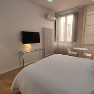 Stella CasaBono (B&B)