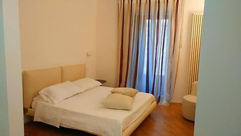 Stella CasaBono (B&B)