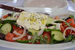 Faros Villa small hotel & restaurant